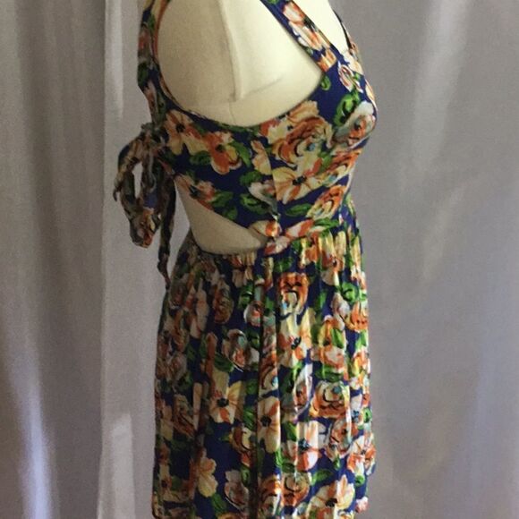 Lightweight skater skirt dress with tie back in sm - Picture 5 of 8